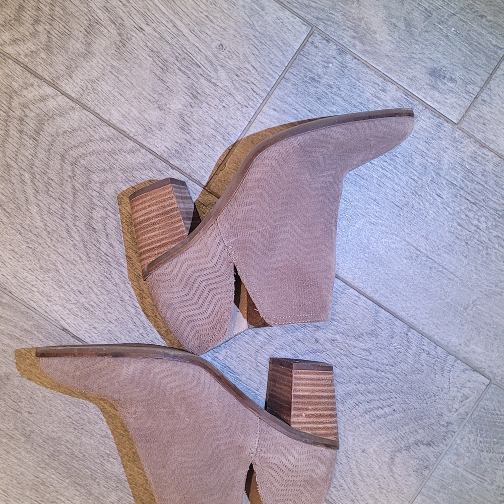 Lucky Brand Women's Taupe Ankle Boots - Picture 4 of 7